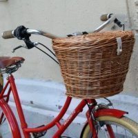 Корзина с крышкой на руль