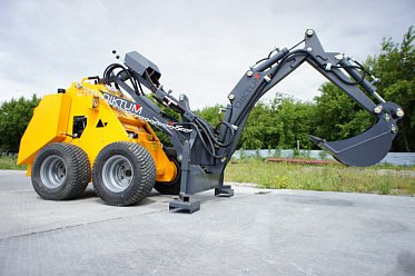 Мини погрузчик DIKTUM G700 