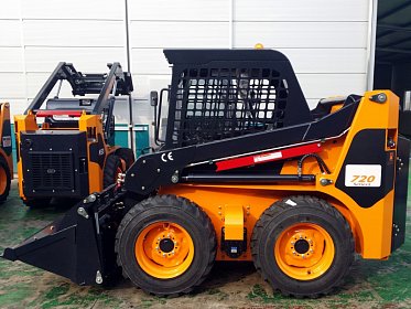 Погрузчик BAWOO 720 с бортовым поворотом  Baw3698