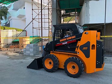 Погрузчик BAWOO J57 (Kubota) с бортовым поворотом Baw377